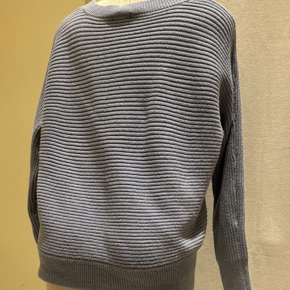 Sweater - Picture 3 of 4